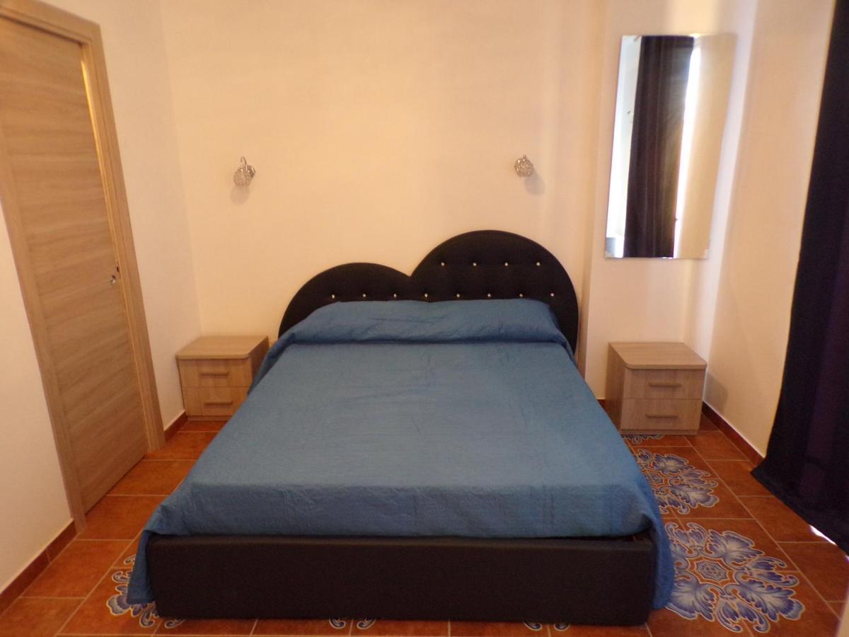 Nuova Aurora Rent Rooms Roccalumera Exterior photo