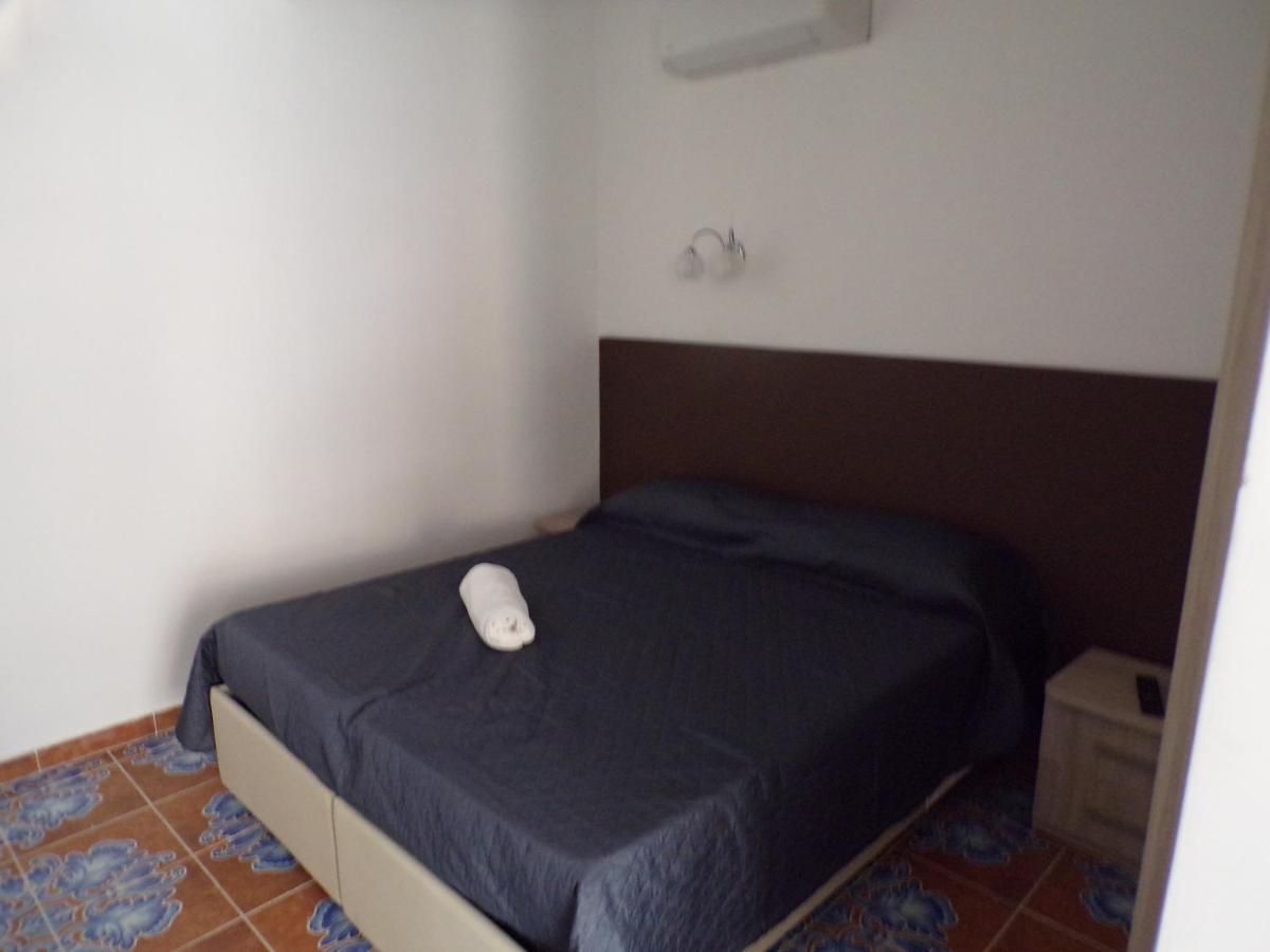 Nuova Aurora Rent Rooms Roccalumera Exterior photo