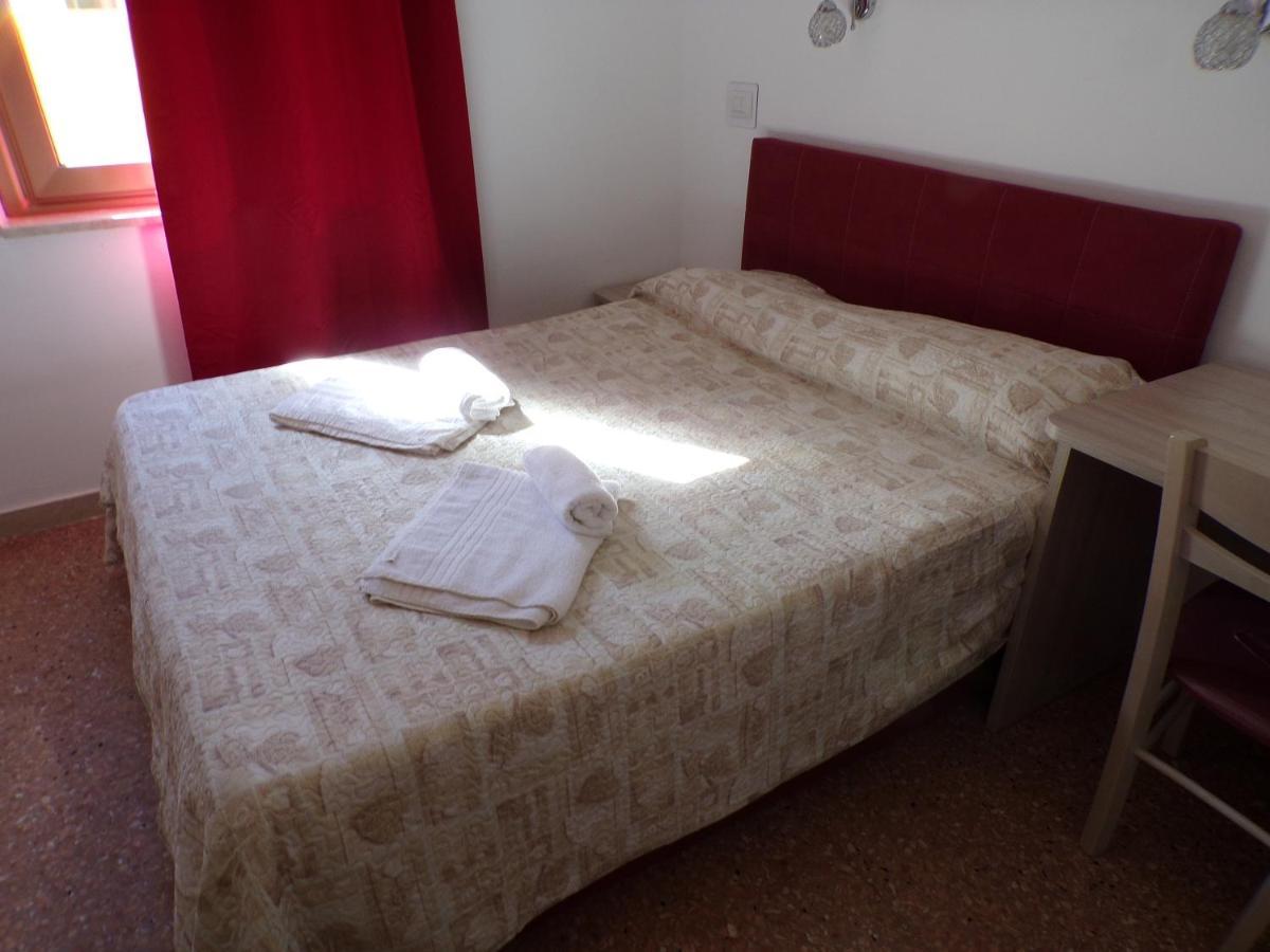 Nuova Aurora Rent Rooms Roccalumera Exterior photo