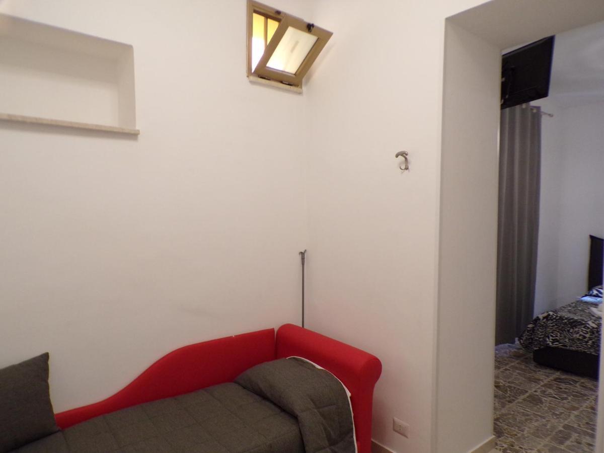 Nuova Aurora Rent Rooms Roccalumera Exterior photo
